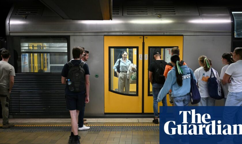 Sydney train strike: chaotic shutdown averted after 11th hour crisis talks with union