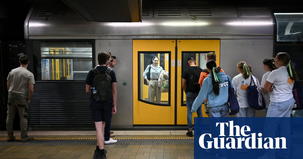 Sydney train strike: chaotic shutdown averted after 11th hour crisis talks with union