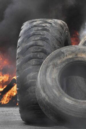 TÉMOIGNAGES. "On est jetés dehors comme des malpropres" : à Cholet, les salariés de Michelin en colère après l'annonce de la fermeture de l'usine