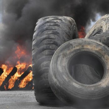 TÉMOIGNAGES. "On est jetés dehors comme des malpropres" : à Cholet, les salariés de Michelin en colère après l'annonce de la fermeture de l'usine