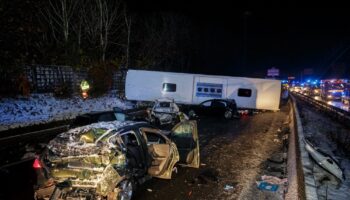 Tempête Caetano: Cinq personnes en urgence absolue après un accident près de Paris