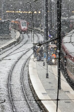 Tempête Caetano en France: La circulation "difficile" dans l'Ouest, la neige gagne la capitale