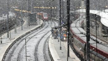 Tempête Caetano en France: La circulation "difficile" dans l'Ouest, la neige gagne la capitale