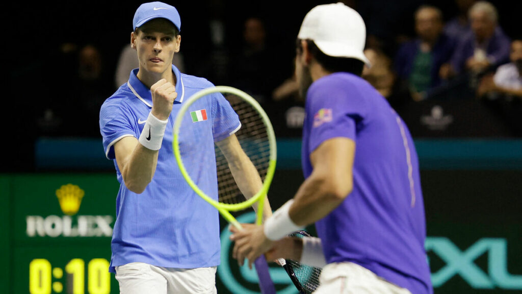 Tennis : Jannik Sinner qualifie l’Italie en demi-finale de Coupe Davis