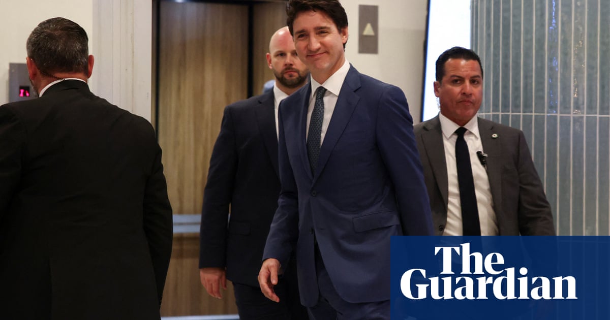 Trudeau in Florida to meet Trump after tariffs threat – reports