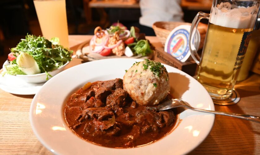 Truderinger Wirtshaus: Wo der Knödel satte 300 Gramm wiegt