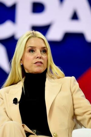 Trump nominiert Verbündete Pam Bondi als US-Justizministerin