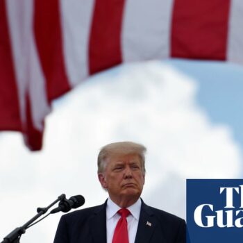 Trump vows 25% import tariffs on Mexico and Canada amid border feud