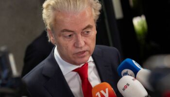 Der niederländische Rechtspopulist Geert Wilders gratulierte als einer der ersten Donald Trump zum Wahlsieg, bevor dieser offizi