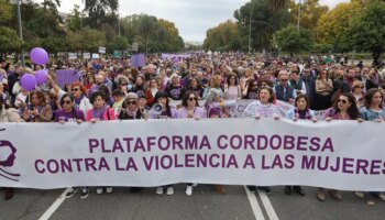 Unas 3.000 personas claman contra la violencia machista en Córdoba