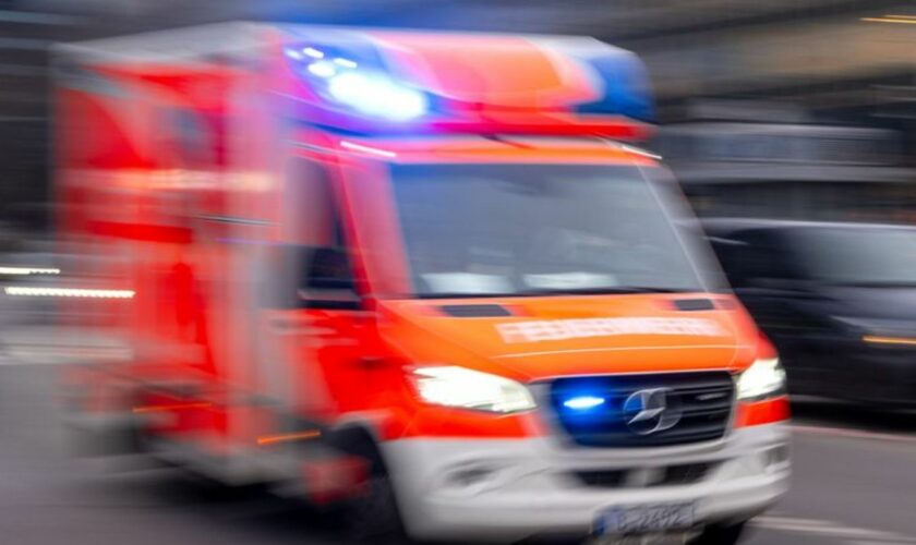 Rettungskräfte mussten nach einem Unfall in Wilhelmshaven acht Verletzte ins Krankenhaus bringen. (Symbolbild) Foto: Monika Skol