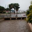 Nach einem Unwetter führt der Fluss Sa Riera auf Mallorca viel Wasser, kurz bevor er ins Meer mündet