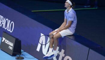 Alexander Zverev verpasst sein drittes Finale beim Jahresendturnier der ATP. Foto: Antonio Calanni/AP/dpa