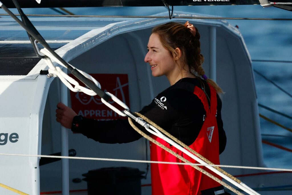 Vendée Globe 2024 : la benjamine de la course, Violette Dorange, bascule dans l’hémisphère Sud