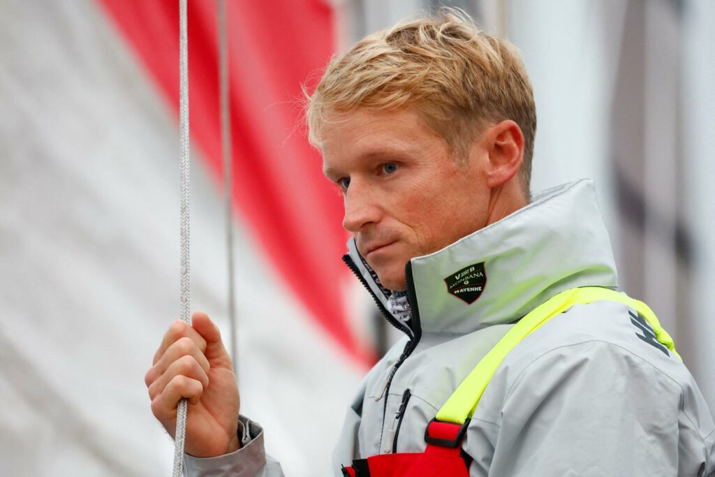 Vendée Globe 2024 : premier des quarante skippers à jeter l’éponge, Maxime Sorel se remobilise