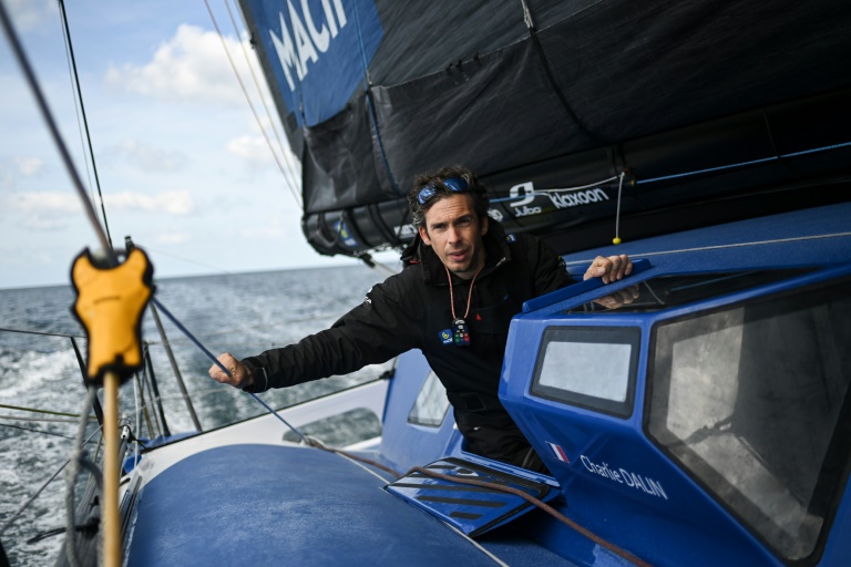 Vendée Globe: Dalin accentue son avance dans la nuit