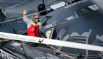 Vendée Globe: Maxime Sorel jette l'éponge, premier abandon depuis le départ