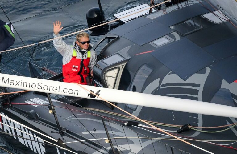 Vendée Globe: Maxime Sorel jette l'éponge, premier abandon depuis le départ