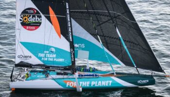 Vendée Globe : Sam Goodchild file toujours en tête avant le Pot-au-Noir