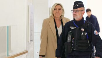 Vidéo. Procès des assistants parlementaires du FN : quel avenir politique pour Marine Le Pen ?