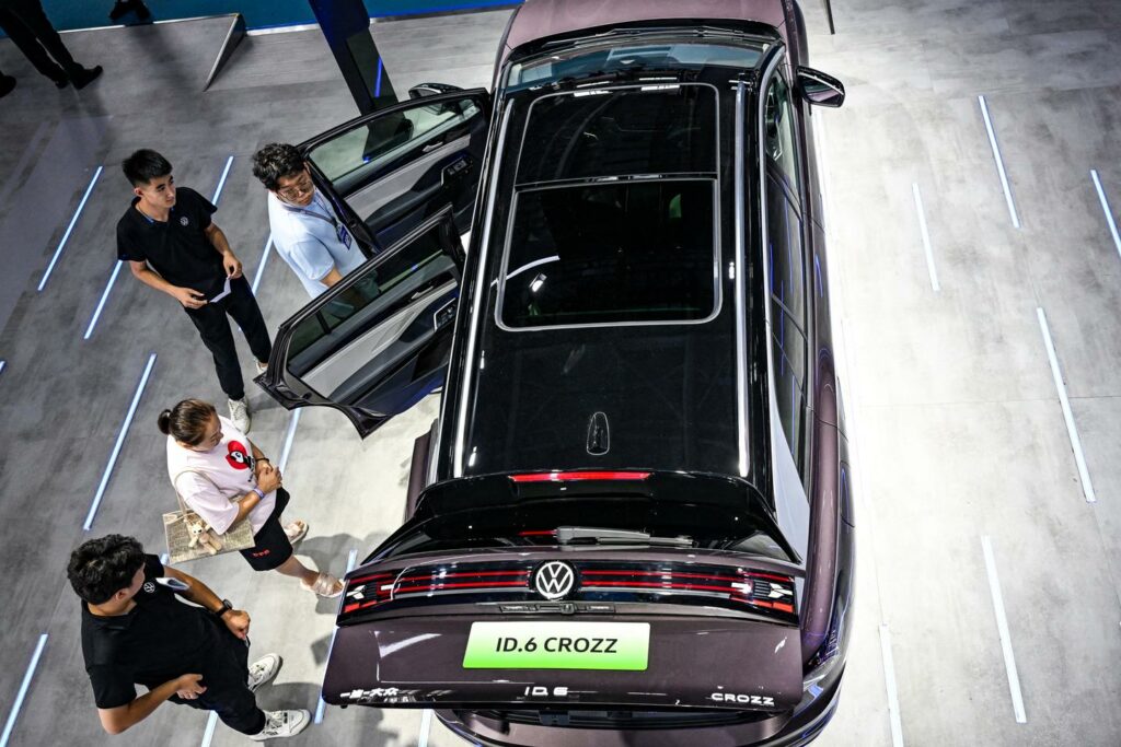 Volkswagen s’extirpe du Xinjiang mais est de plus en plus à la peine en Chine