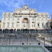 Vue inédite: Une passerelle inaugurée au-dessus de la fontaine de Trevi à Rome