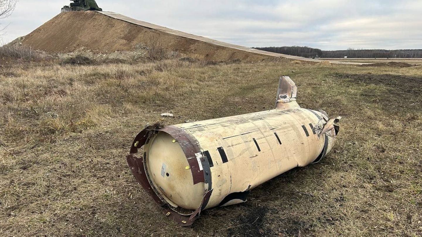 Westliche Raketen: Videos sollen ATACMS-Angriff auf Kursk-Flughafen zeigen