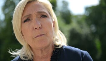 Budget : Marine Le Pen tente un dernier coup de pression sur Michel Barnier avant le retour du texte à l’Assemblée