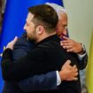 Ukraine: EU-Ratspräsident sagt Ukraine "unerschütterliche Unterstützung" zu