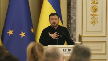 Guerre en Ukraine : Zelensky redit vouloir des armes et des garanties de l’Otan avant des négociations avec Moscou