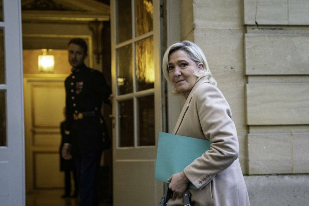 Budget de la Sécu : le RN considère que le gouvernement « a mis fin à la discussion », dit Marine Le Pen