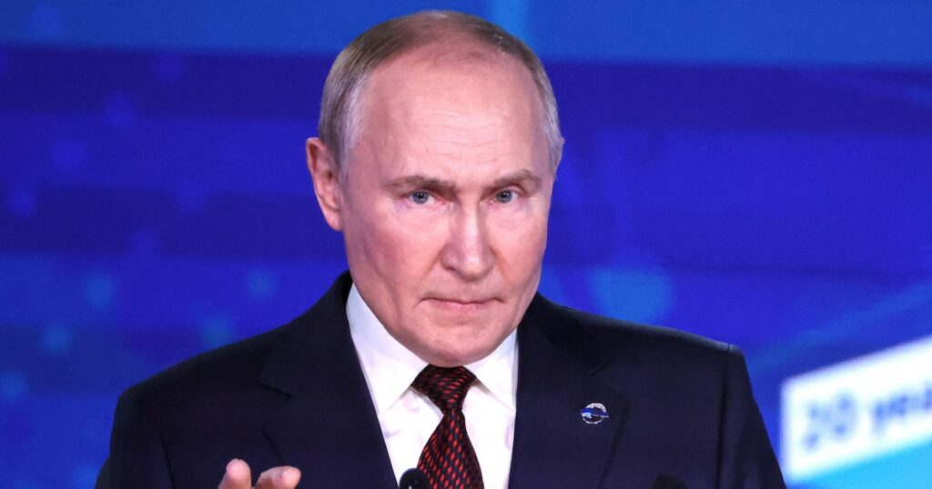 Le président russe Vladimir Poutine prononce un discours lors de la réunion du club de discussion Valdai à Sochi, le 7 novembre 2024.