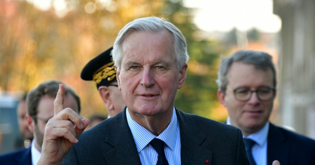 Le Premier Michel Barnier rend visite l'entreprise Texelis, fleuron industriel dans le secteur des ponts et ensembles de mobilité, à Limoges, le 29 novembre 2024.