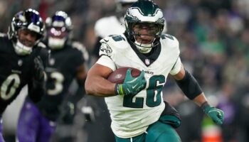 Saquon Barkley's crucial touchdown keeps Eagles ahead in win over Ravens