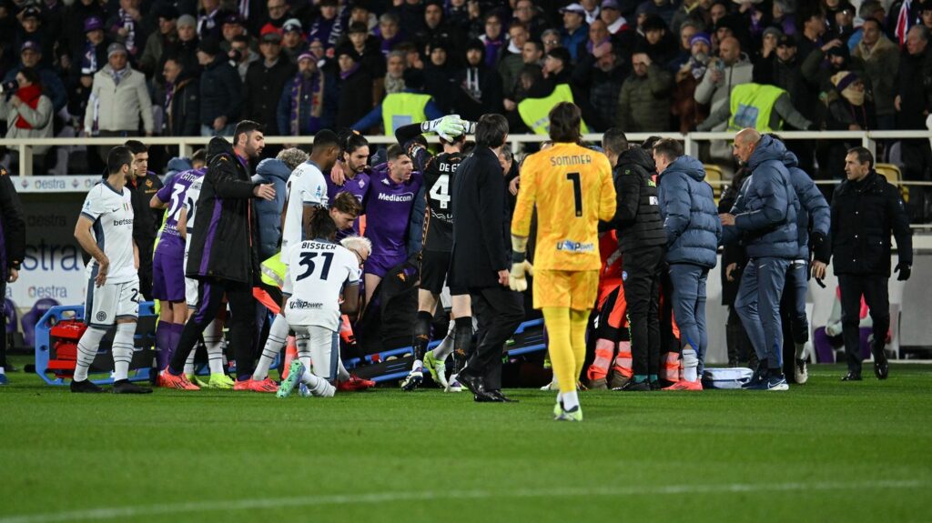 Football : état rassurant de Bove après son malaise lors de Fiorentina-Inter Milan