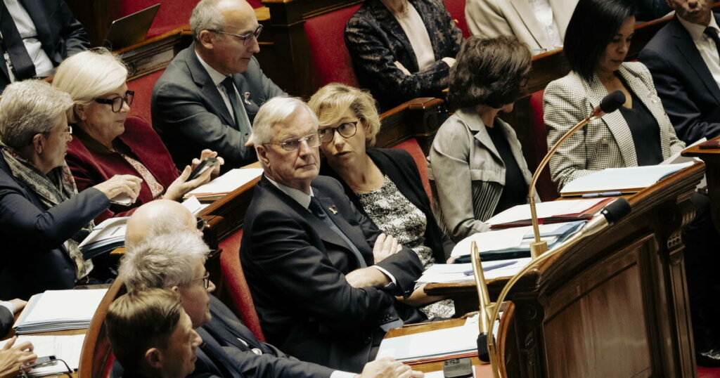 EN DIRECT - Budget 2025 : le RN maintient sa menace de censure, Barnier tient une réunion sur le 49.3 cet après-midi