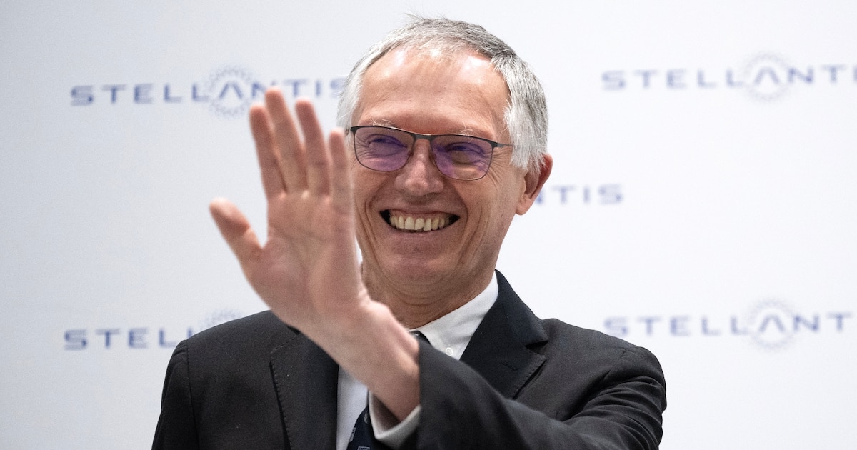 Le PDG de Stellantis Carlos Tavares pendant l'inauguration d'une usine à Turin, en Italie, le 10 avril 2024