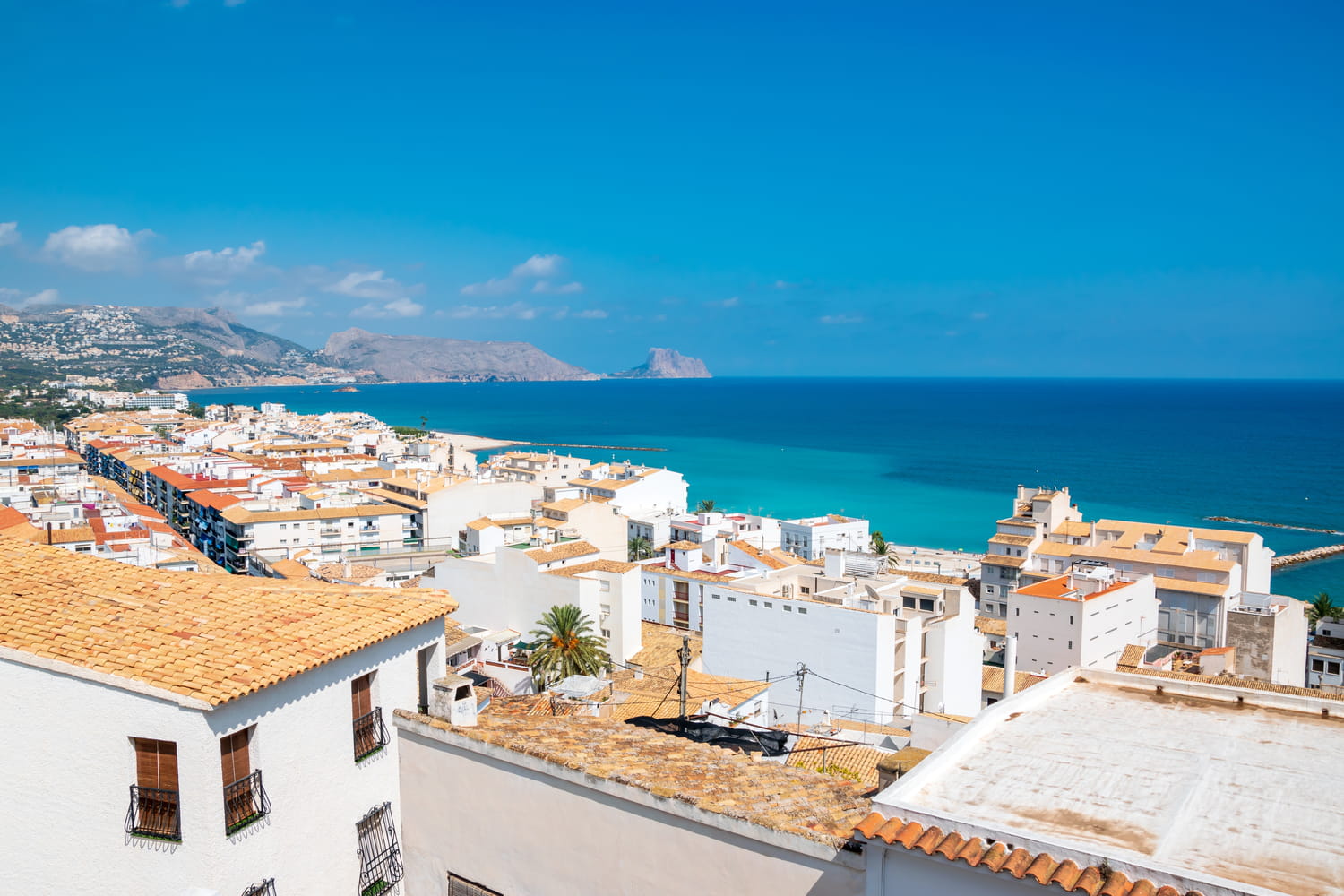 Ce village est l'un des plus beaux d'Europe, c'est un "petit Santorin" mais il est bien moins cher