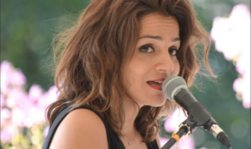 Stéphanie, chanteuse et comédienne sans une seconde de répit, 1.600 euros par mois