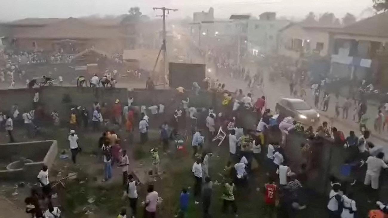 Guinea: Tote nach Massenpanik bei Fußballspiel in Guinea