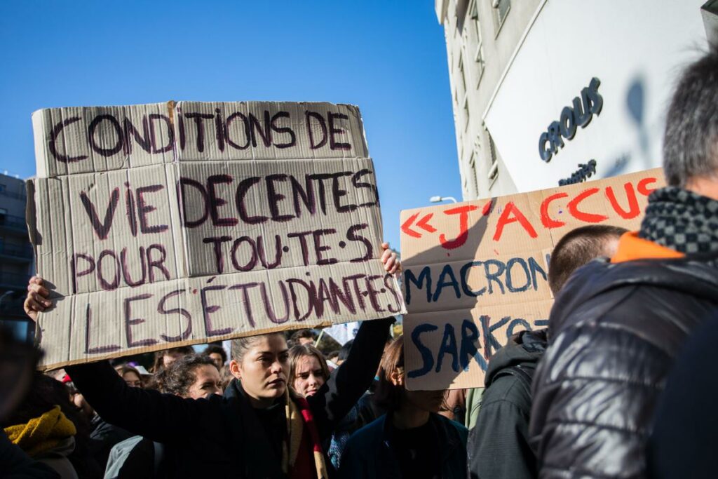 Gerardo, étudiant à Lyon, 885 euros par mois : « J’ai acheté un pull et deux T-shirts depuis deux ans »