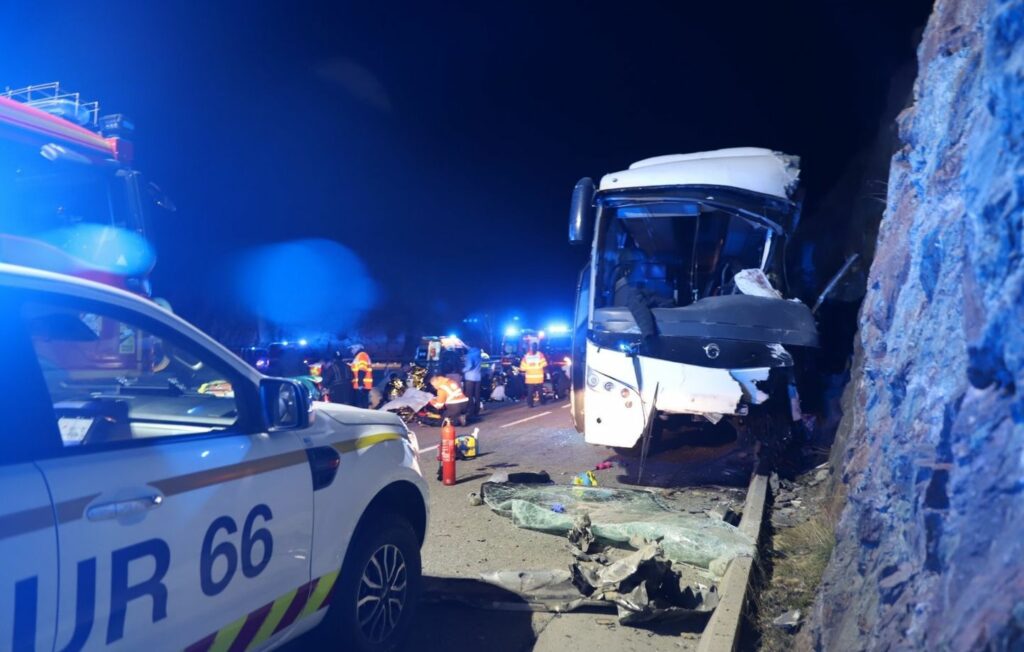 Pyrénées-Orientales : Victimes, route sinueuse, enquête… Le point sur l’accident de car à Porté-Puymorens