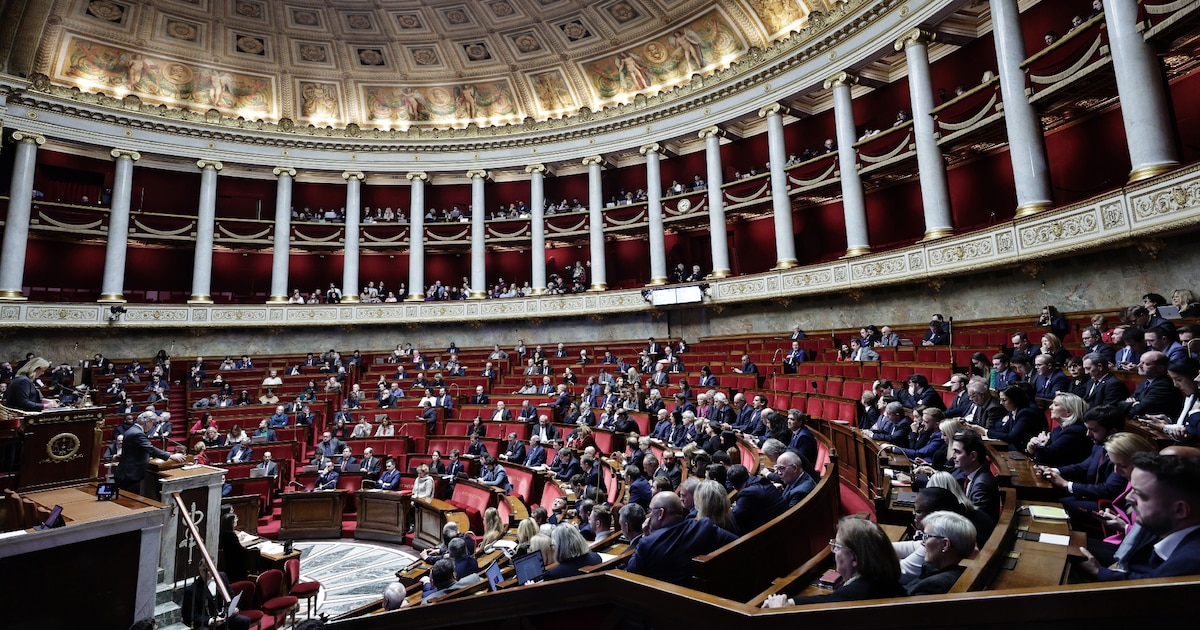 Lundi à l'Assemblée nationale, le rapporteur du budget de la Sécu, Yannick Neuder (LR), a estimé qu'un rejet du budget ne laisserait "que quelques semaines de trésorerie" aux organismes publics pour "payer les retraites, rembourser les soins et financer les impôts"