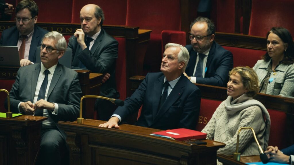 DIRECT. Motions de censure : l'entourage de Michel Barnier accuse le RN d'avoir refusé trois rencontres à Matignon avant le 49.3