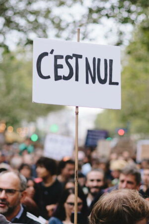 Grève du 5 décembre : quelle sera l’ampleur de la mobilisation dans les écoles, la santé et l’énergie ?