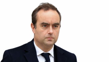 Sébastien Lecornu nommé Premier ministre ? Pourquoi Marine Le Pen pourrait ne pas le censurer