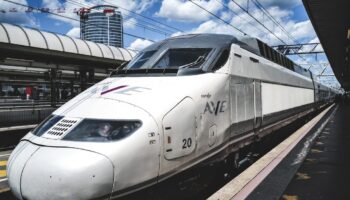 Un train de la Renfe dans la gare de Lyon Part Dieu le 6 juillet 2023