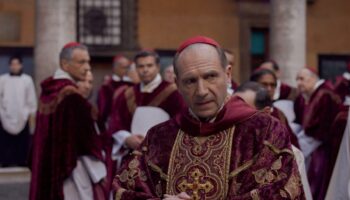 « Conclave » : un « Baron noir » au Vatican, interprété par un casting de choix