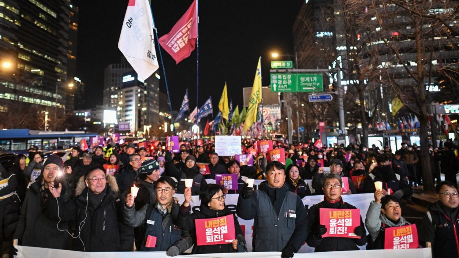 DIRECT. Loi martiale en Corée du Sud : des milliers de manifestants réclament la destitution de Yoon Suk-yeol à Séoul