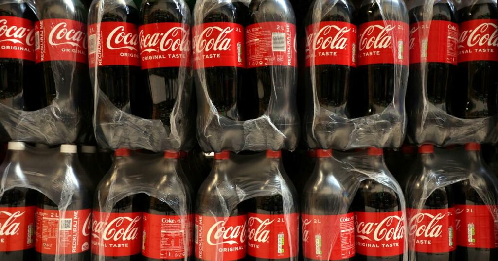 Coca-Cola revoit à la baisse ses ambitions en matière de lutte contre la pollution plastique